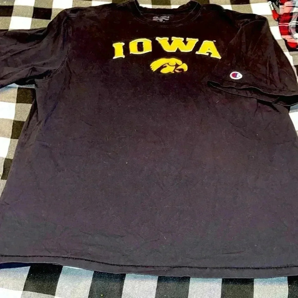 University of Iowa Champion shirt size 2XL - Picture 1 of 4